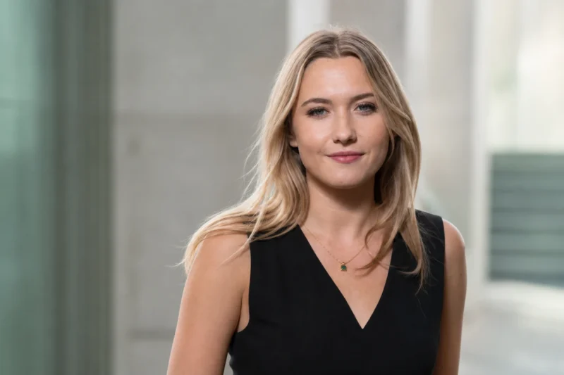 Poppy Coburn Age, Biography, Career and Current Role